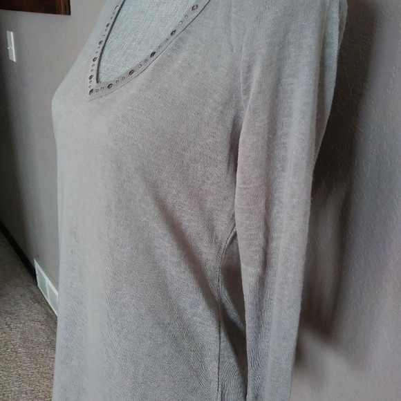 Essentials by Milano - Picture 2 of 3